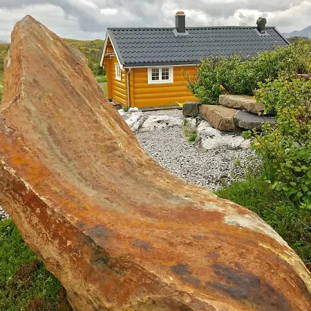Midnight Sun Lofoten Chalet *