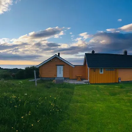 Midnight Sun Lofoten Chalet
